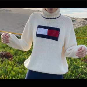 Oversize knitted vintage Tommy Hilfiger turtleneck